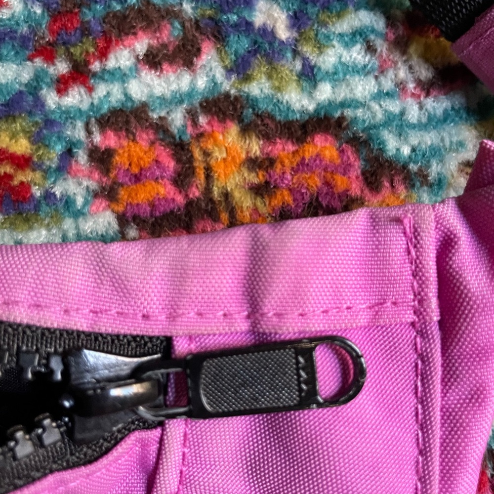 BAGGU Crescent Belt bag in extra pink🩷 - Picture 4 of 7